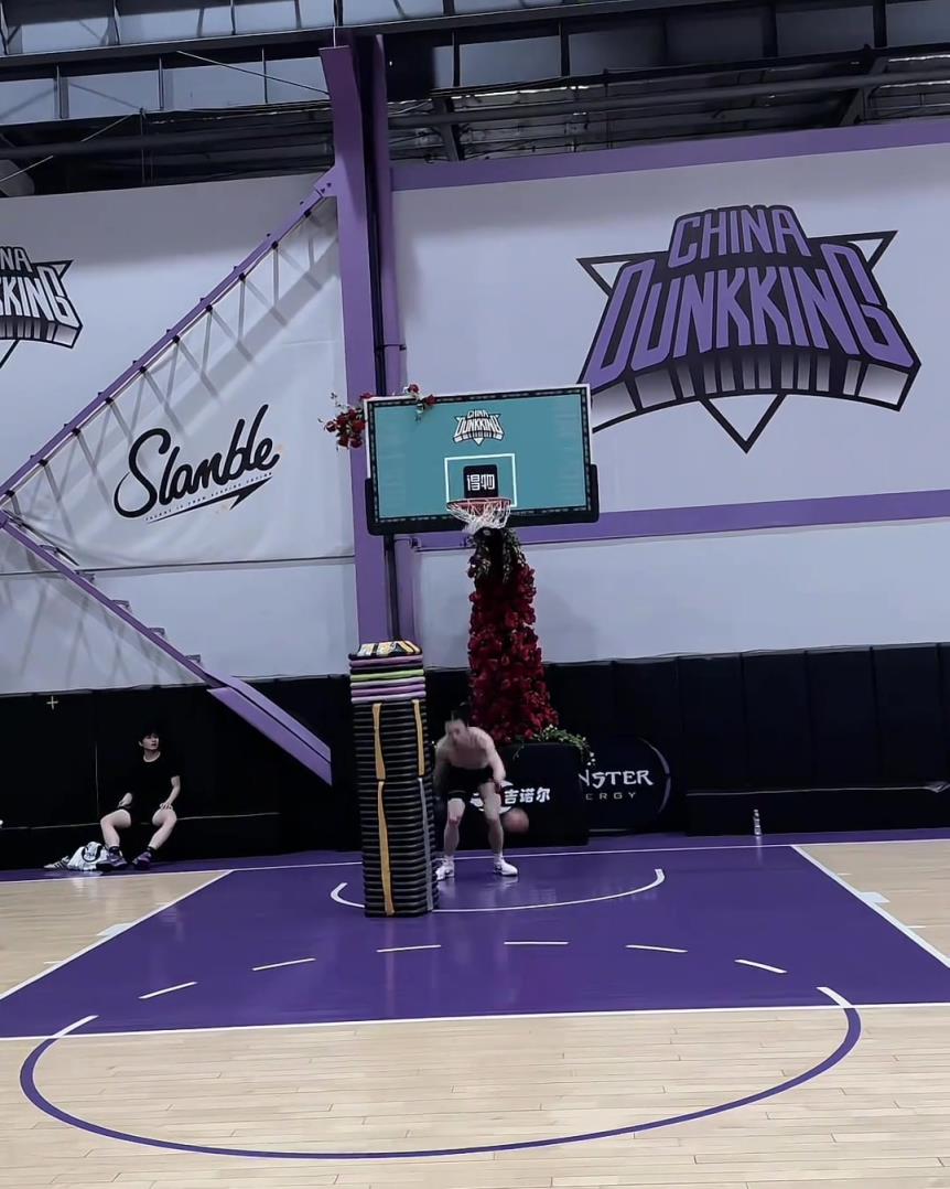 兄弟，這個摸高如何？