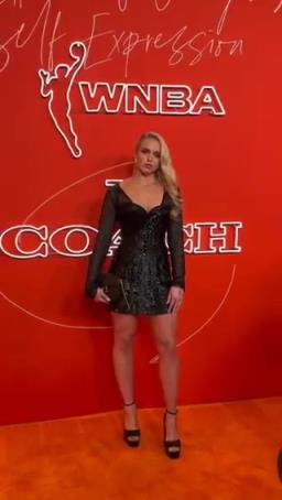 海莉選秀夜紅毯秀，人氣和顏值在這屆都是數(shù)一數(shù)二